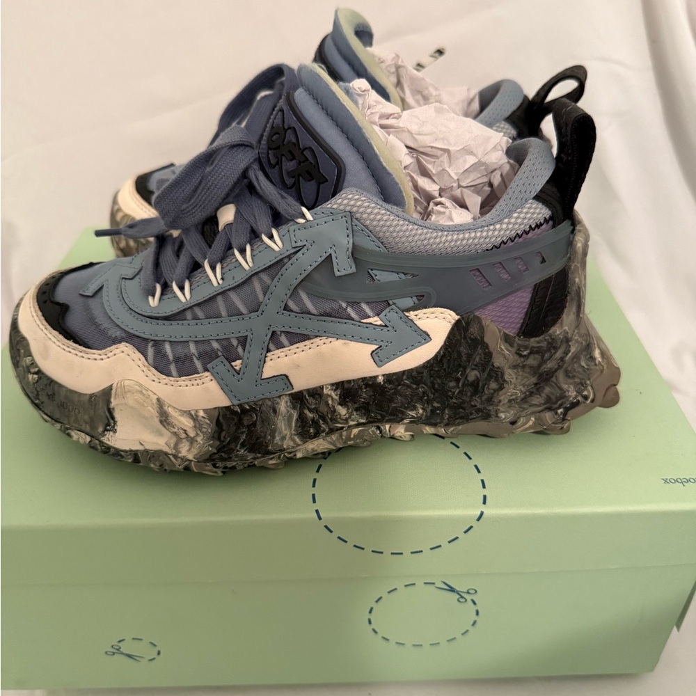 Off-White Odsy Sneakers